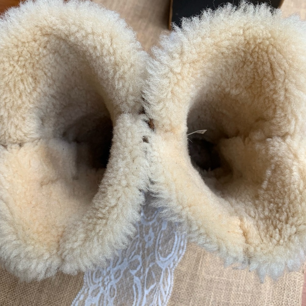 Ugg Bailey Button Boots Size 6 - Picture 14 of 15